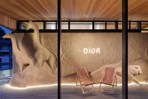 dior popup 京都|京都の奥座敷に神秘的な砂のオブジェが出現 .